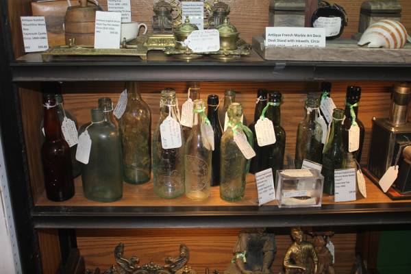 Antique Bottles  KE 1