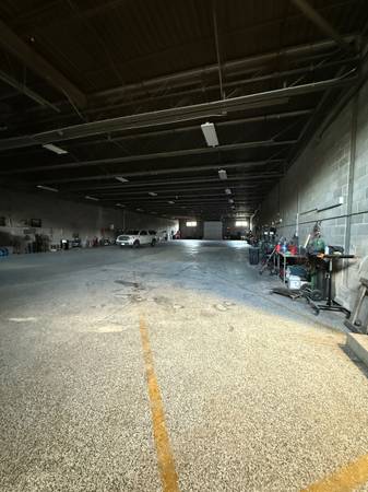 $37,500 / 18000ft2 - TRUCK PARKING WITH NEW OFFICE! WEST SUBURBS! (West Suburbs)63959741263747121