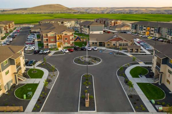 $1,338 / 2hab - Amplia zona de juegos, pagos de alquiler en línea, 2 hab (2555 Bella Coola Ln, Richland, WA)63829732188417121