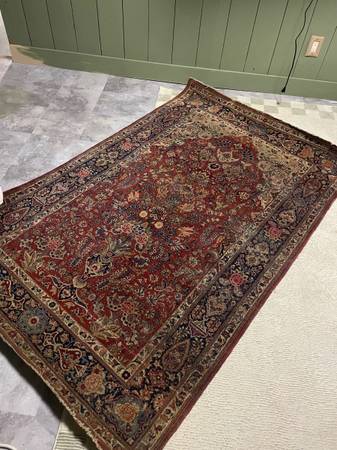 Beautiful large vintage rug 1