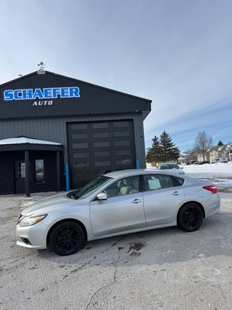 2017 Nissan Altima 1