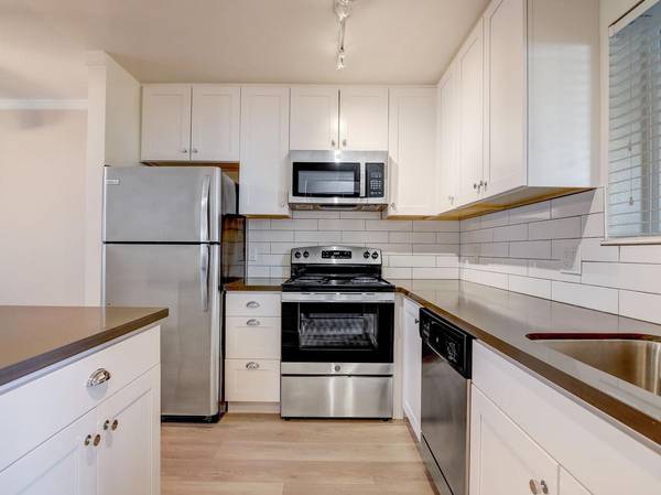 $3,495 / 2br - 982ft2 - Mantenimiento en el lugar, estufa eléctrica, instalaciones de lavandería (san rafael)63658079603073121