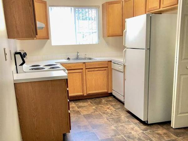 $1,600 / 3br - 1100ft2 - Unbeatable 3 BR, Air Conditioning, Patio & More!63686635189635122