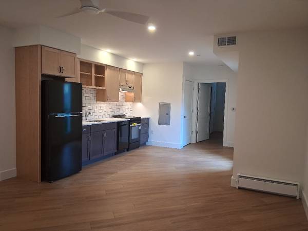 $1150.00 / 1br - 632ft2 - New 1 BR 1 Bath Ground Flr Apt Near Public Library63977273070466123
