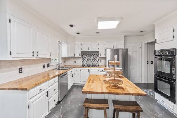 $499,900 / 5br - 2777ft2 - 739 Newman Way (Bowling Green)63897515537027120
