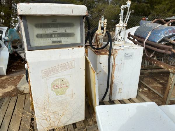 1940's-50's Shell gas pump 1