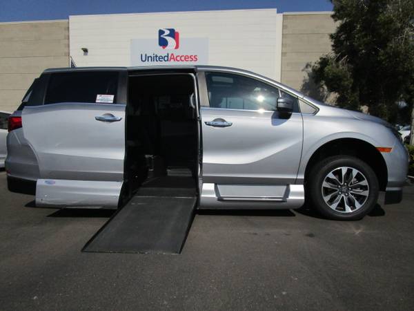 ///ACCESIBLE PARA SILLA DE RUEDAS 2022 HONDA ODYSSEY EXL EN PLATA, POCOS KILÓMETROS////// - $64,960 (KEARNY MESA)63440465527811121