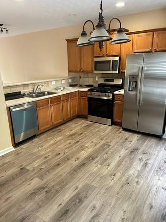 $2600.00 / 4br - 1496ft2 - 810 Celeste63975297867907123