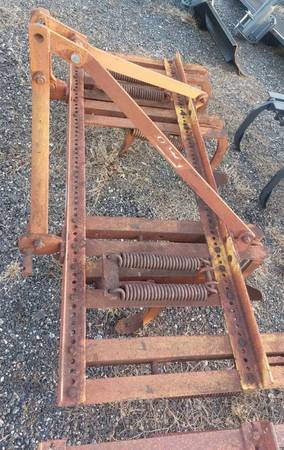 Used - 6 Shank / 2 Row Scarifier / Cultivator 1