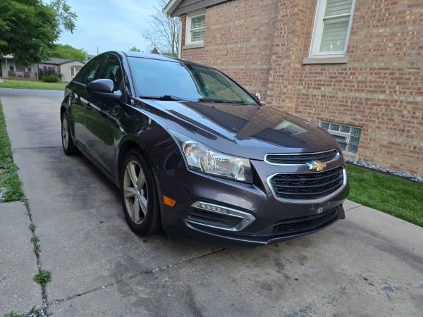 2016 CHEVY CRUZE LT ..... LIMPIO ... FUNCIONA EXCELENTE - $2,900 (Oak lawn)63618665381891122