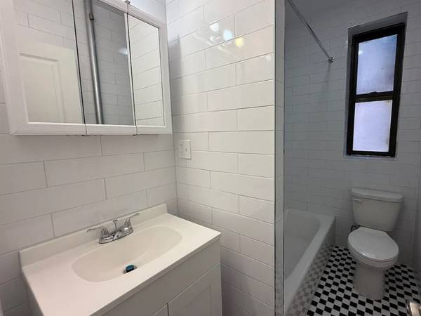 $2,200 / 1br - Recently Renovated 1BR Apartment – Prime PLG Brooklyn – Easy Commute! (Prospect Lefferts Gardens)64033801762434124
