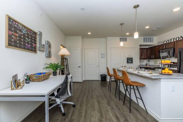 $1,099 / 1br - 1B/1B, Austin TX, Garden Tubs (7011 McKinney Falls Pkwy, Austin, TX)63979115608962122