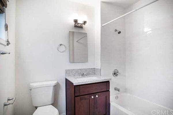 $2,245 / 1br - 708ft2 - Washer/Dryer, Quartz countertops, Recessed lighting (296 N Oakland Ave, Pasadena, CA)63701092884611122