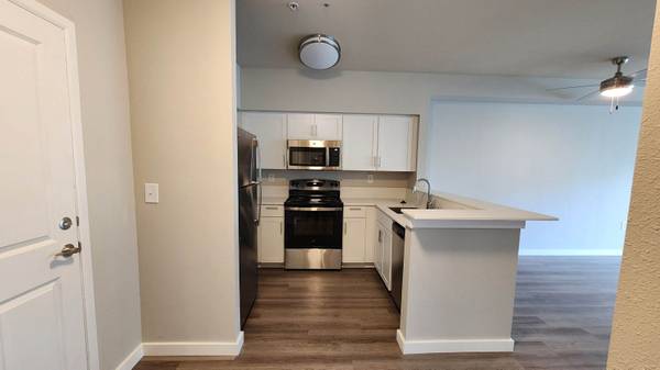 $2,175 / 1br - 712ft2 - Armarios amplios, Patio/Balcón, 1 dormitorio (95 Burnett Ave S, Renton, WA)63659549271299123