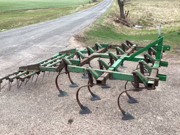 Cultivador de campo JD 8' - $1.700 (Augusta, WI)63471097073923122