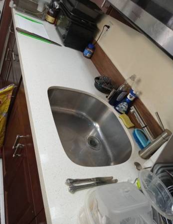 $1,000 / 2br - 1100ft2 - Spare private room to rent (Fort Lauderdale)64049275106817124