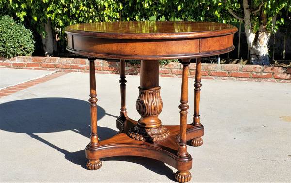 High end table made with Cerejeira mahogany 1