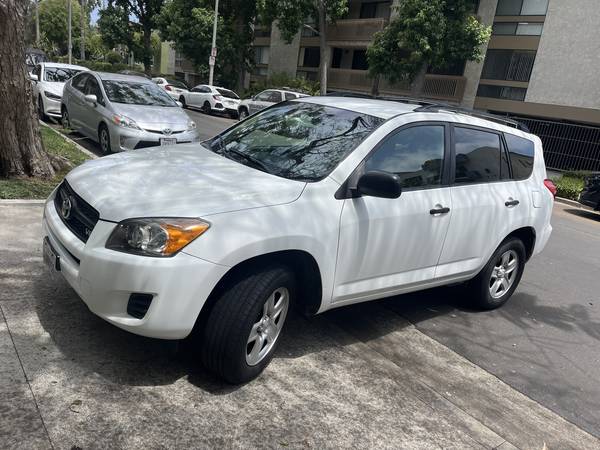 2009 Toyota RAV4 SUV - $6,500 (Brentwood)63618146297731123