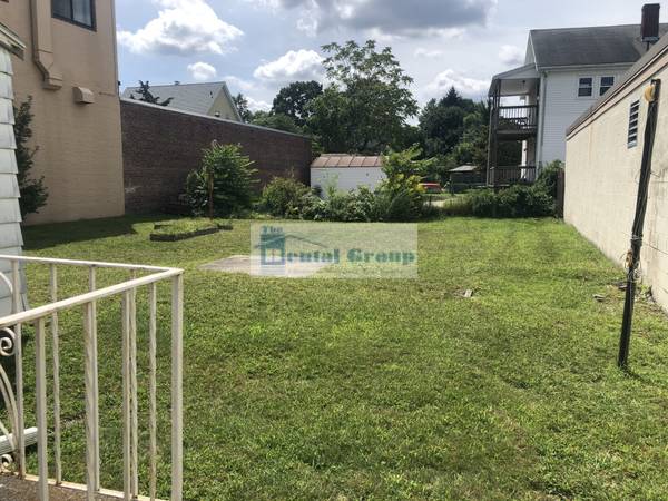 $2,250 / 2br - Excelente ubicación, 1BR y oficina recién pintado63839290382723122
