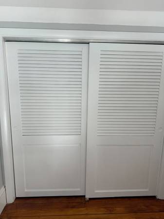 $900 / 4br - 1 bedroom available in 4bd/1bath house63839292318083121