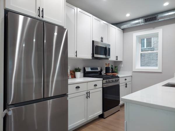 ✿ HUGE NEW RENOVATION Lincoln Square 2 bed / 2 bath with everything! 1