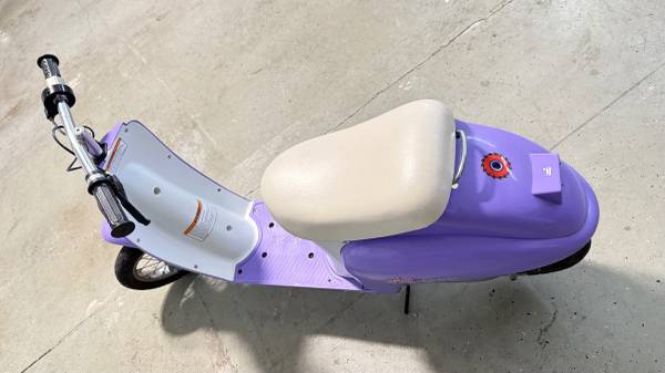 Razor kids Electric Scooter 1