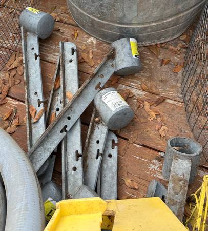 (8x) Chain Link 2 1/2" [2 3/8" OD] Barb Wire Arm - Post Barb Arm 1