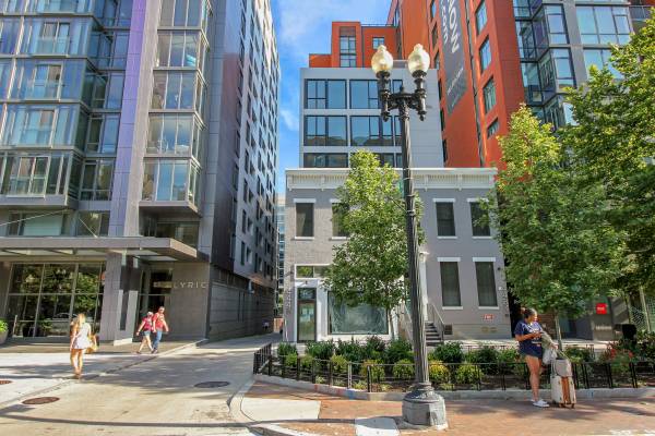 $5,500 / 5br - 1447ft2 - $5,500 / 5BR/ 2Bath - Unit 401- Luxury Fully Furnished Unit (Washington)63896509027459121