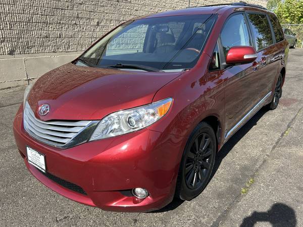 2013 Toyota Sienna Limited AWD --Navi, DVD, Loaded, 1owner-- - $18,995 (kirkland)63613954275457120