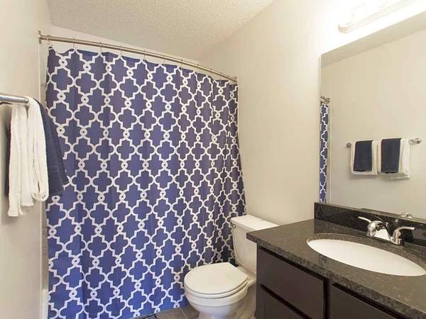 $2,168 / 2br - 1243ft2 - Huge, Single Level Townhouse!  Attached Garage and Outdoor Pool! (Bloomington, MN)64048422259075122