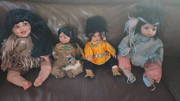 Indian Dolls Porcelain 1