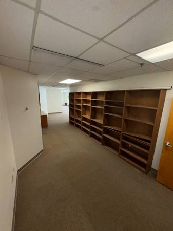 $17 / 1700ft2 - Espacio de oficinas en el centro de Allentown con estacionamiento –1,700 pies² – $17/pies² (Allentown)64145512520195123