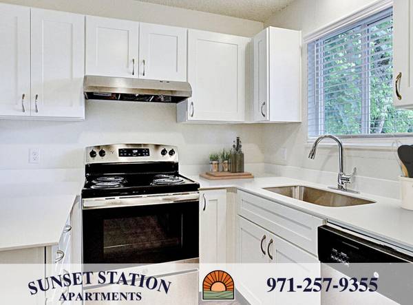 $1,399 / 1br - By Cedar Hills Shopping Center + Private Courtyard Setting - One Bed (Beaverton)63956353121027120