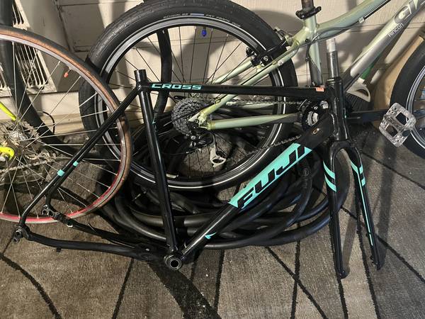 Modern Fuji Road Frame includes Fork, Headset, Outboard Bottom Bracket 1