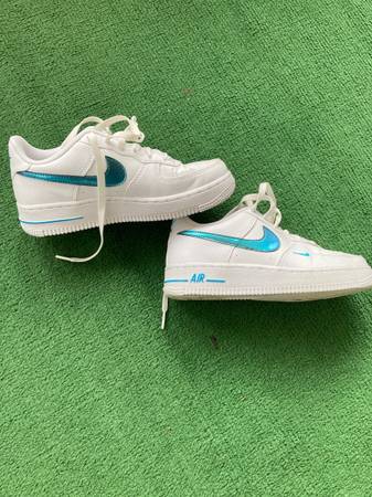 Nike Air size 4Y Metallic turquoise swoosh 1
