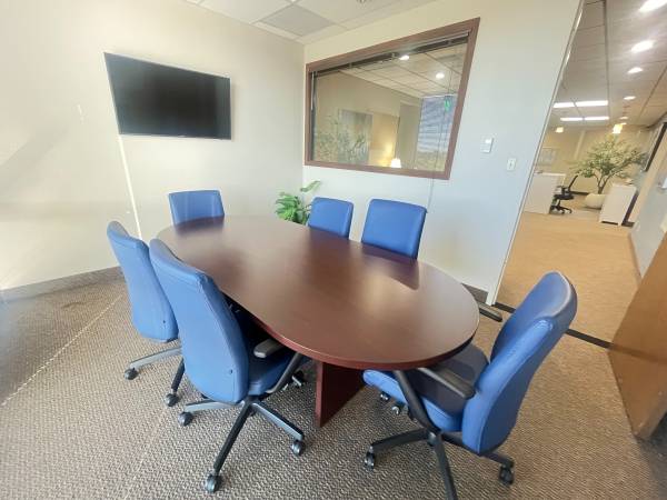 $200 Dedicated Co-Working Desk in Bedford w/ 24/7 Access! (1600 Airport Fwy, Suite 300)63796282356353123
