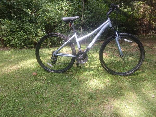 Mongoose Montana 26,21Speed Lightweight,  $120 1