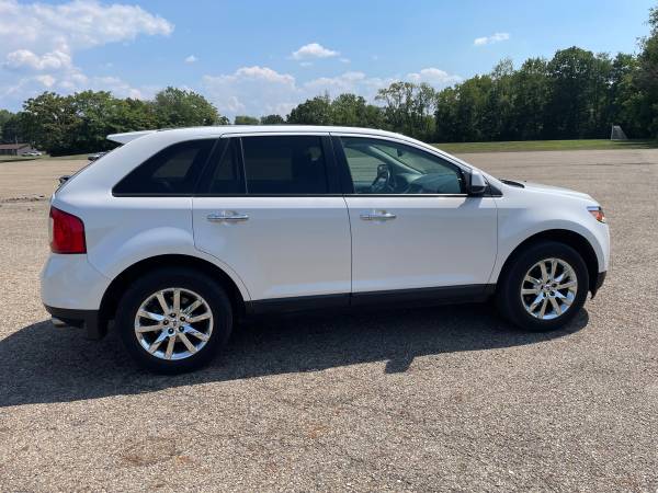 2011 FORD EDGE SEL AWD - $9,500 (Massillon)63436134749697121