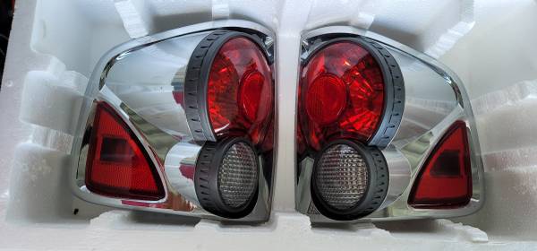 94-03 Chevy S-10, Isuzu Hombre, GMC Sanoma Rear Taillights 1