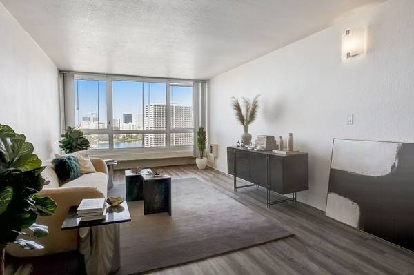 $2,570 / 2br - 900ft2 - Enjoy 3 Months Off! (oakland lake merritt / grand)63847327467009120
