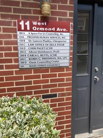 Quiet, 2nd Floor, Large Corner Office-Utilities Incl. 1