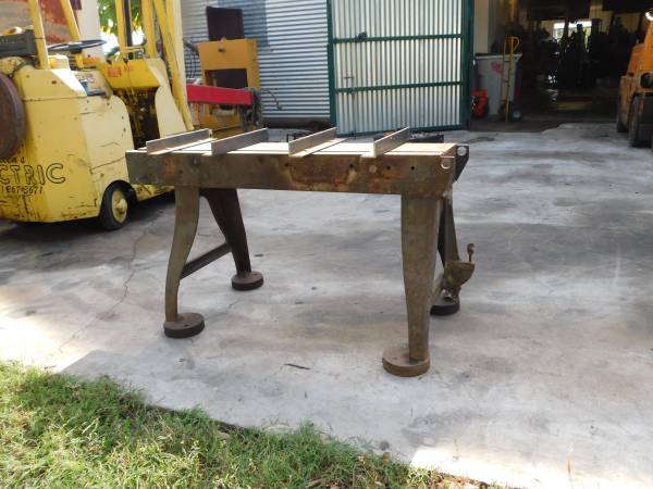 Cast iron stand 1