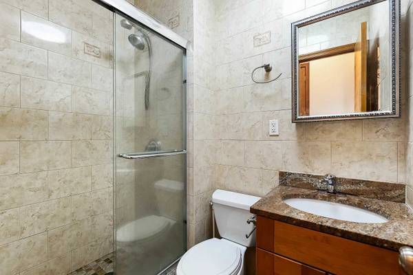 $1,100 / 1br - 800ft2 - *Fantastic 1X1 BR 800-SQFT unit Apartment  located in Park Slope* (Brooklyn, NY)64033293080195123