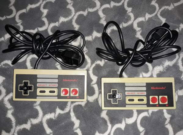 Original controllers Nintendo Entertainment System 1