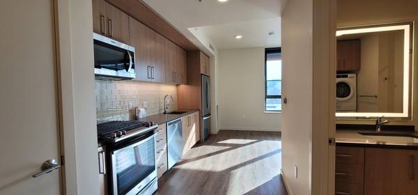 $1,663 / 425ft2 - 3 weeks free! 🍂 Studio with city view from 11th floor! 🏡 (Portland)64038881549187120