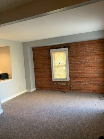 $1,350 / 2br - 2200ft2 - 2,200 sf 3 story 2 bedroom 1.5 bath near downtown (St. Clair Superior)63860363349123120