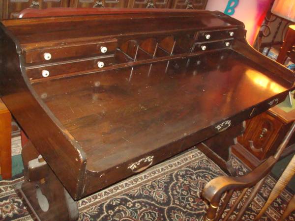 trussel desk 1