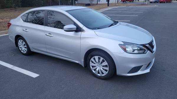 2018 Nissan Sentra 4cyl con cámara bluetooth extra limpio sin problemas funciona excelente - $5,500 (Loganville)63620112183425124
