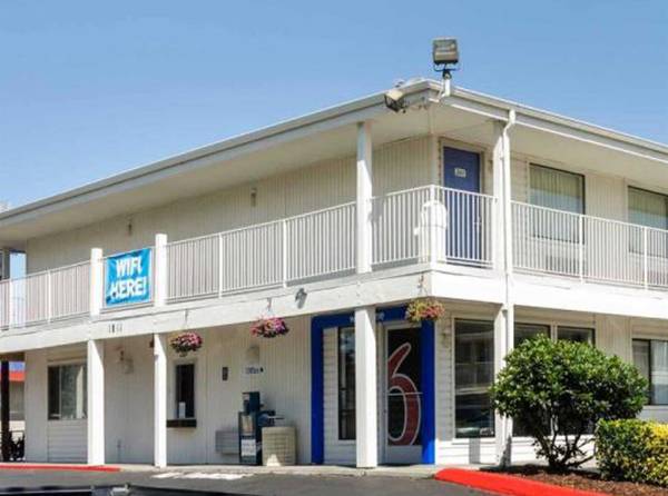 $599 / 1br - WiFi rápida, servicio de recepción, TV por cable, piscina > Tarifa increíble por semana (Tacoma Sur)63808008352259121