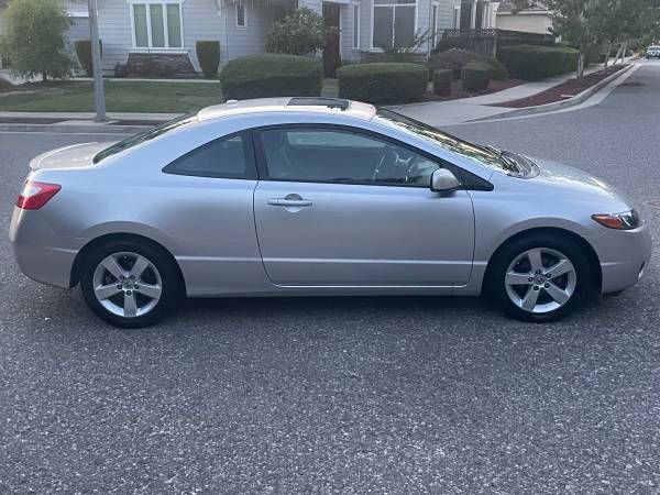 2006.  Honda.  Civic Two door coupe. And very good condition. - $4,700 (san jose east)63613207918337124